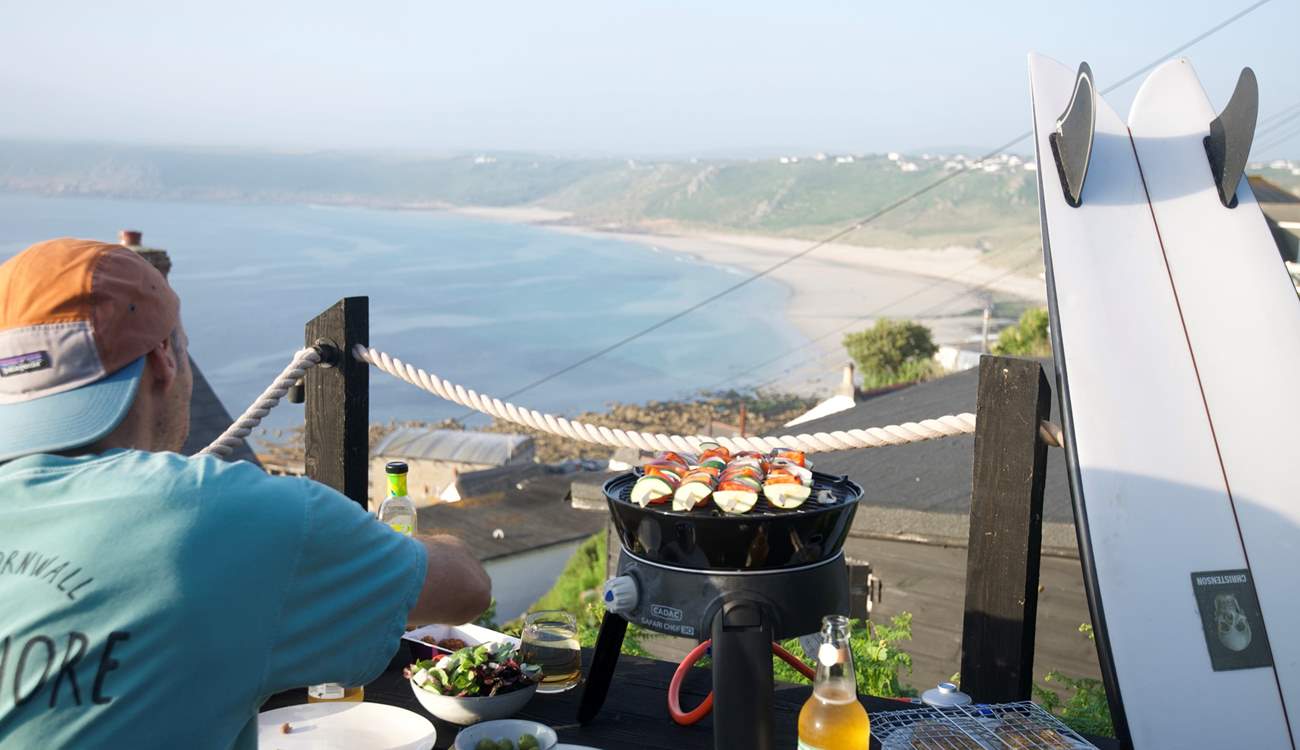 Cook alfresco on the gas barbecue. 