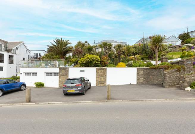 When in Woolacombe and you have the golden ticket, two private parking spaces await. Palms 1 is to the left, directly behind the palm.