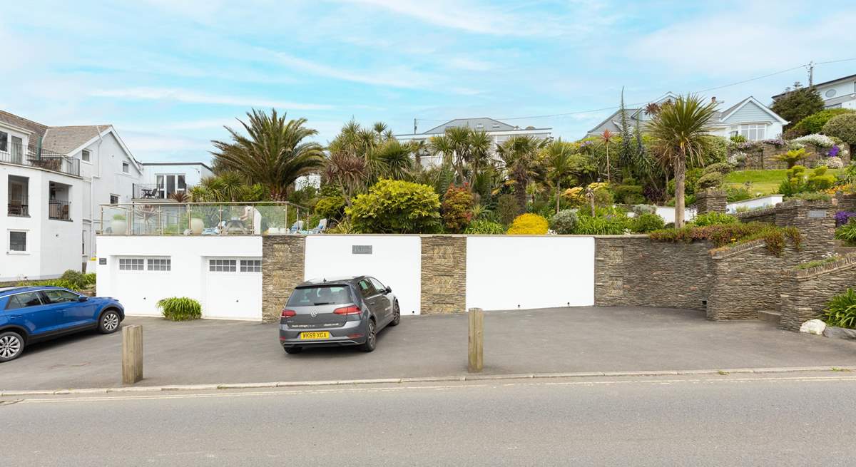 When in Woolacombe and you have the golden ticket, two private parking spaces await. Palms 1 is to the left, directly behind the palm.