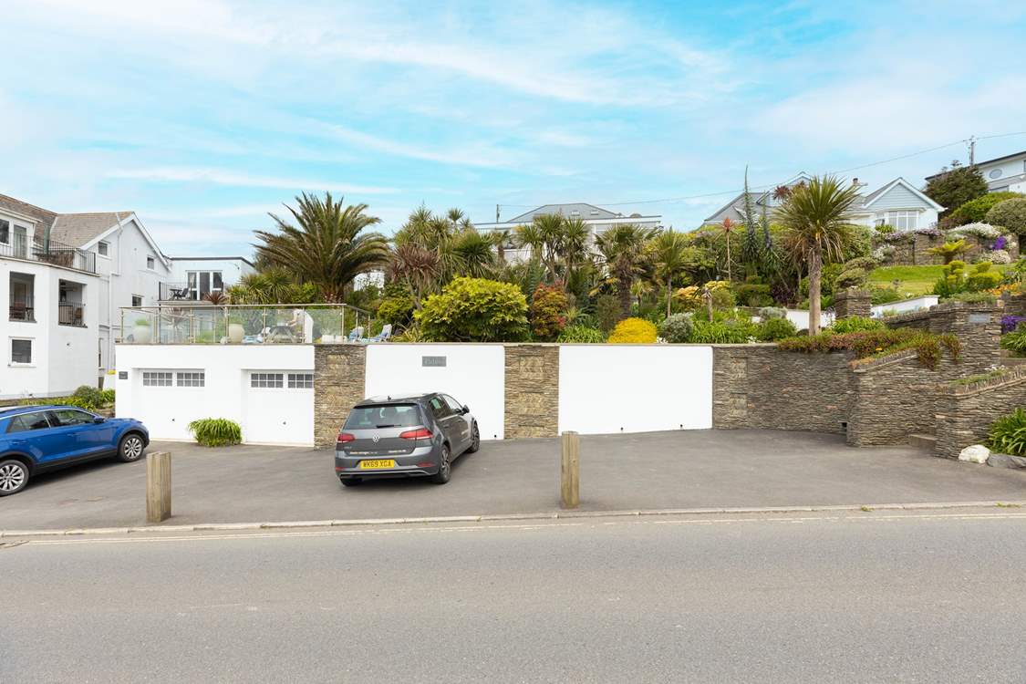 When in Woolacombe and you have the golden ticket, two private parking spaces await. Palms 1 is to the left, directly behind the palm.