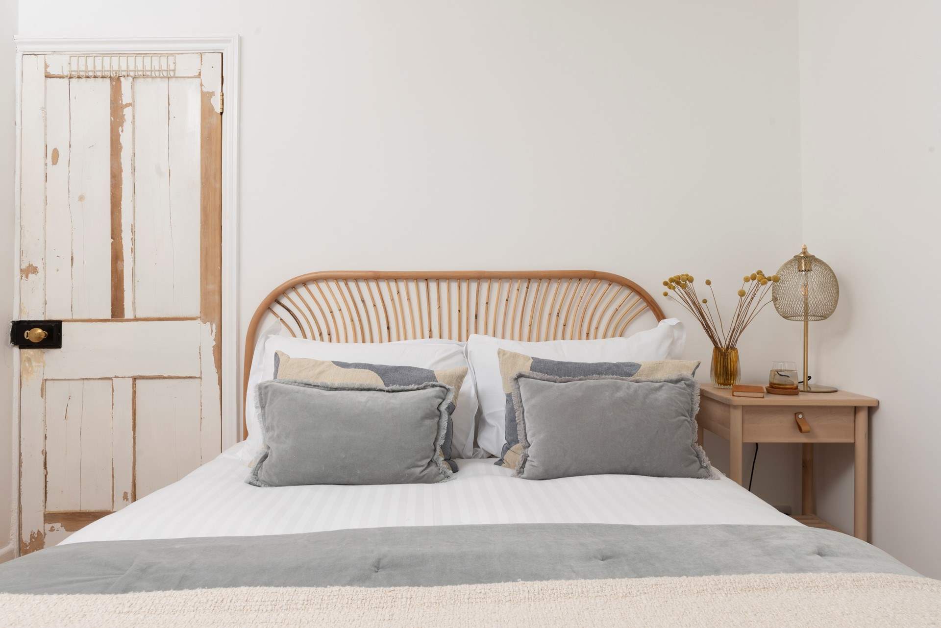 Beautiful bed linen in bedroom 3.