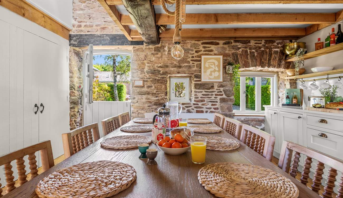 Laying out any banquet in this fabulous space is such a pleasure.