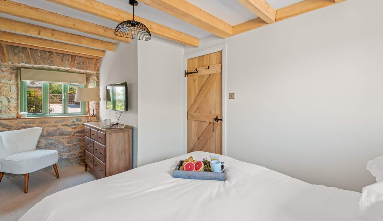 The feature stone walls are so pretty.