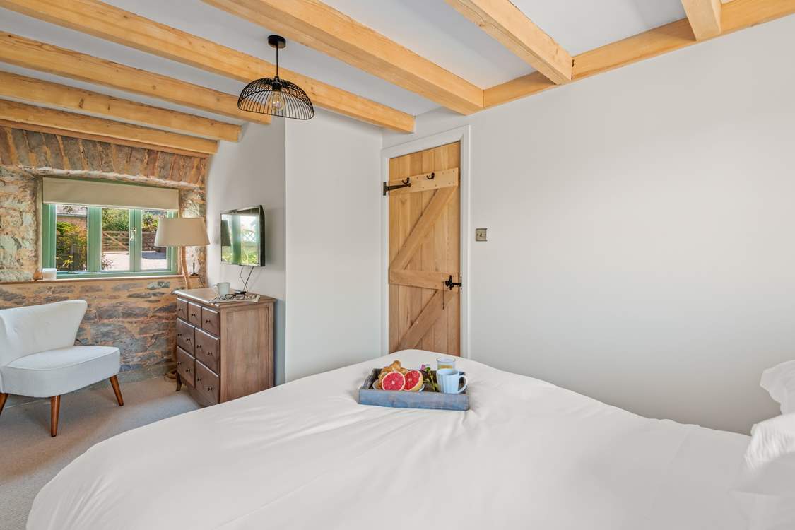 The feature stone walls are so pretty.