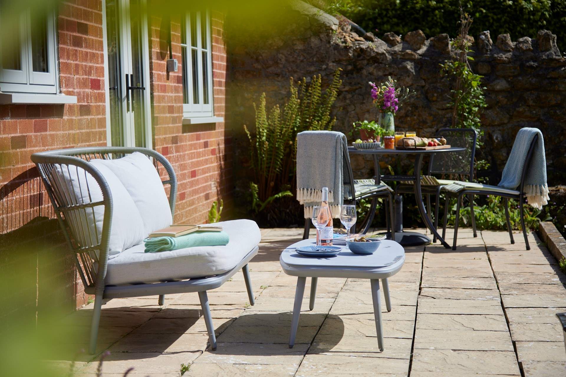 It's hard to beat a bit of al-fresco dining...