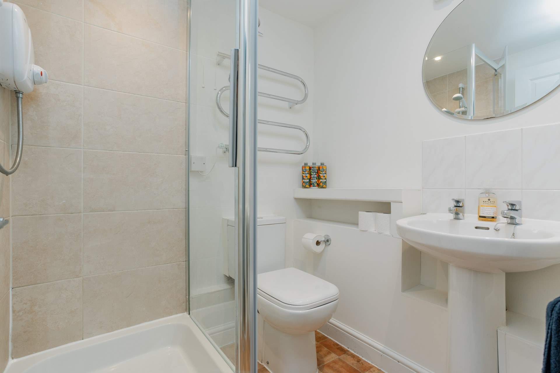 Two bedrooms and two bath/shower-rooms; ideal!