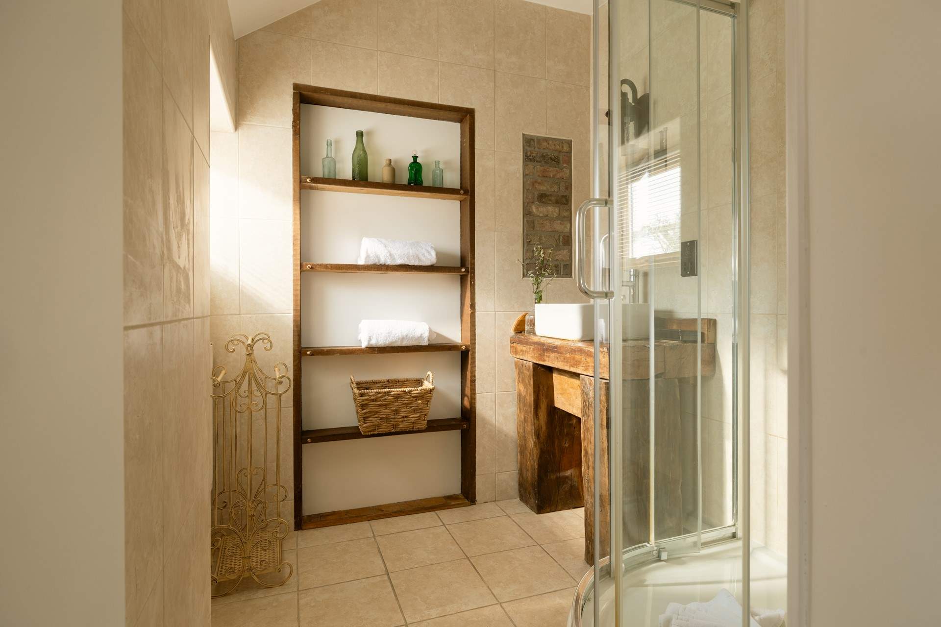 Beautiful touches in the en-suite shower room.