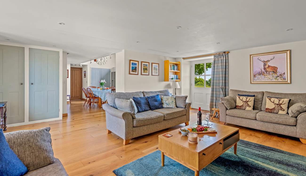 The open plan aspect of this fabulous retreat ensures that playing, dining and enjoying this beautiful house together is so easy to do.