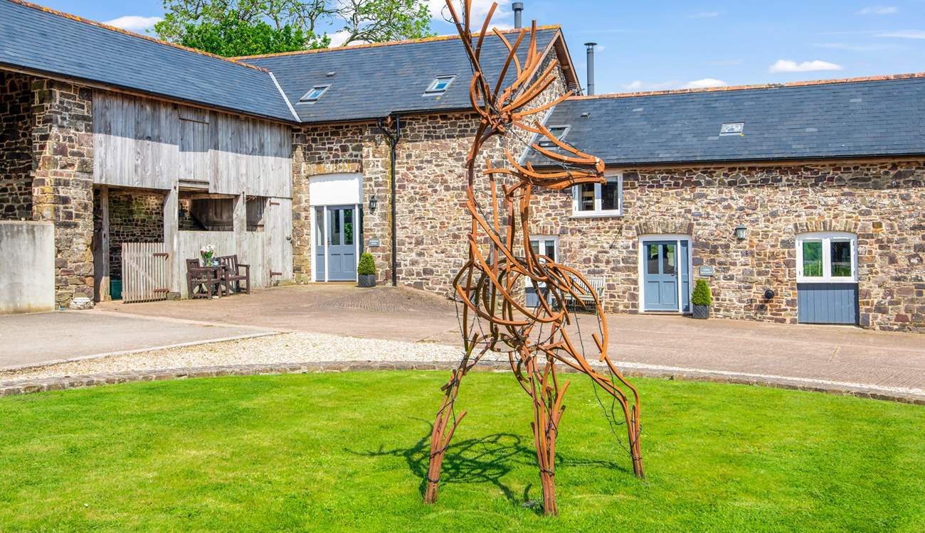 Tembridge House (on the left) and Upper Red Down can be booked together, treating 12 lucky guests to a stay in this beautiful spot.