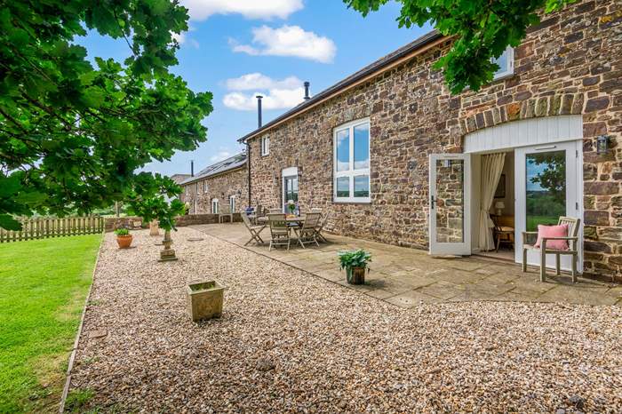 Tembridge House,Sleeps 8 + 2 cots, 10.5 miles W of Tiverton