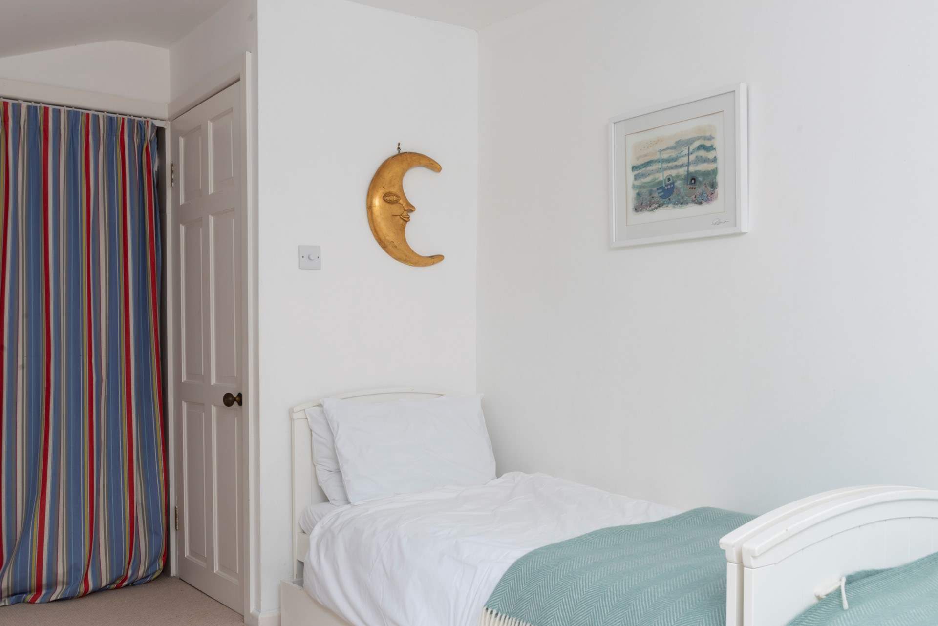 The children will love this dorm style room, that gives a fun sleepover vibe.