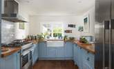 The beautifully appointed Cornish blue kitchen. - Thumbnail Image