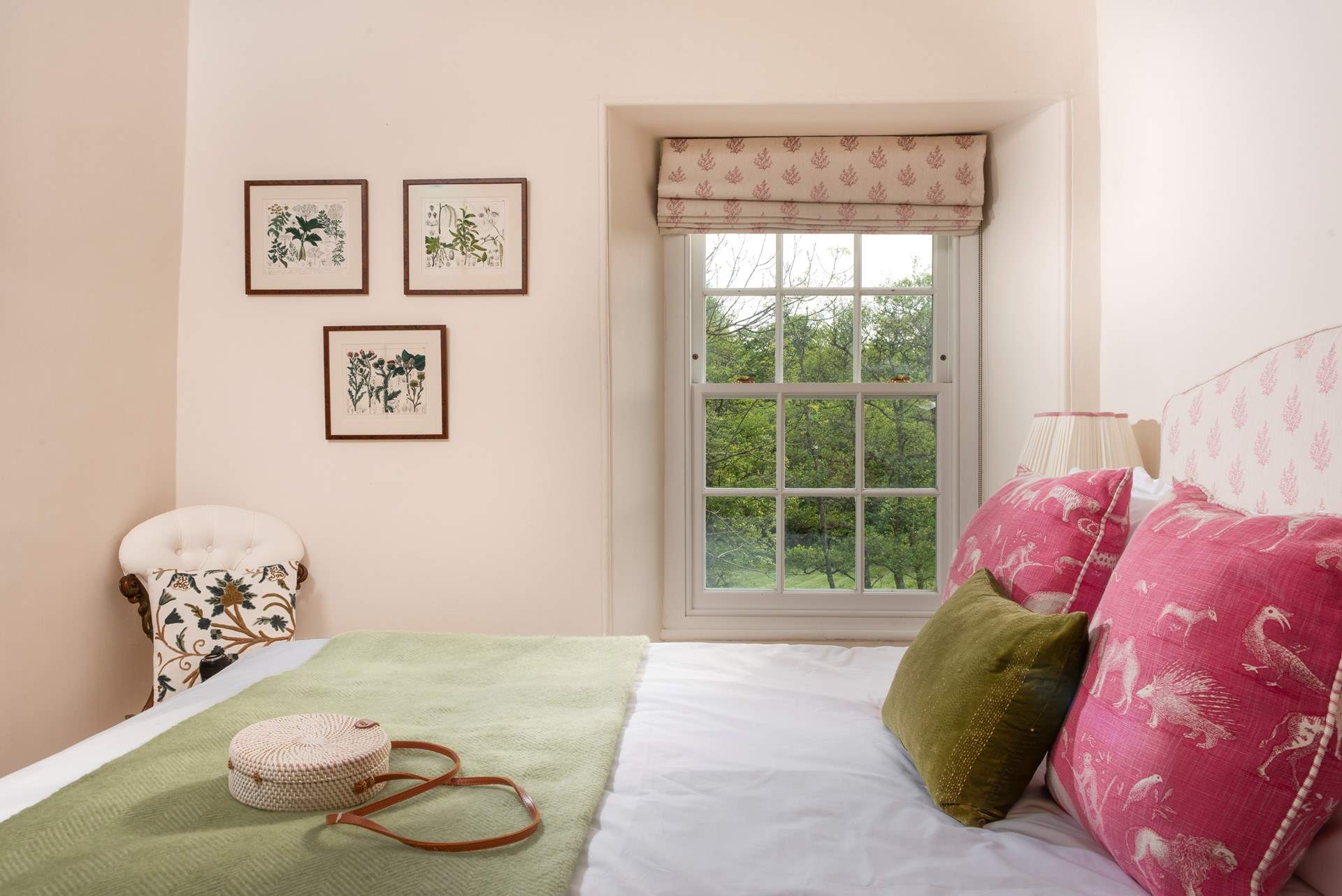 This comfy king has ethereal meadow views.