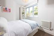 The double bed (4'6