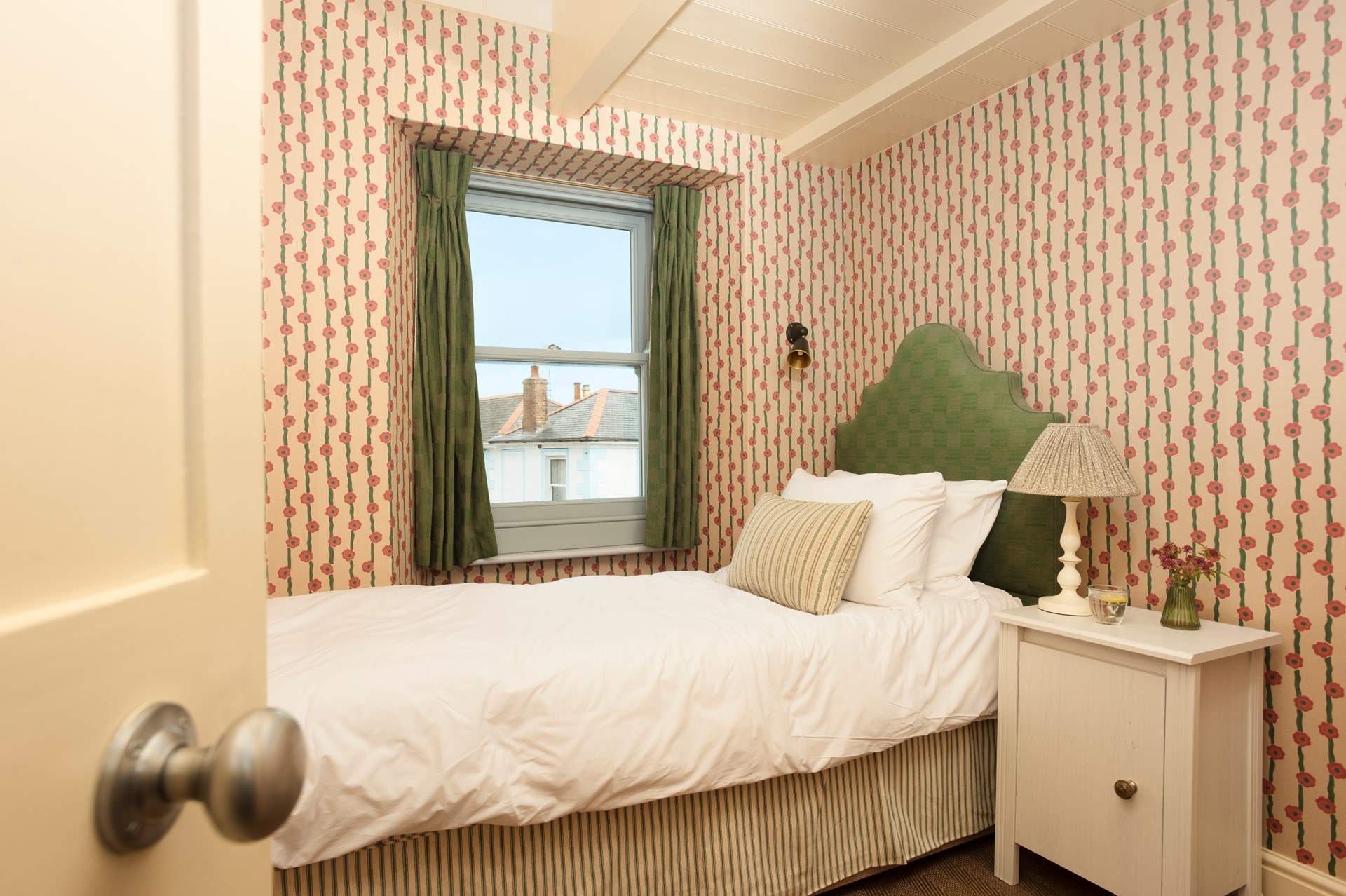 Such a sweet room. 