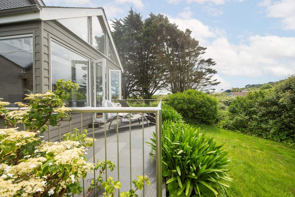 Relax on this terrace, admire the natural gardens, wild flowers, bees and butterflies.