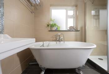 Wash away the day in the free-standing bath.