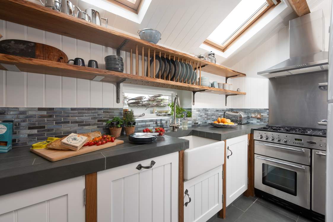 The chef of the party will enjoy cooking up a feast on this range.