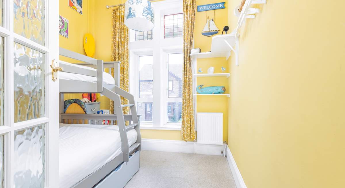 This bunk room is great for kids. 