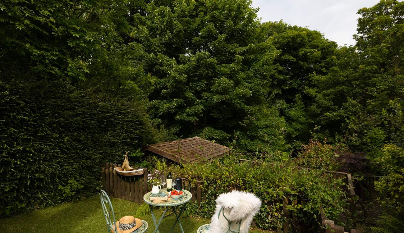 Enjoy al fresco dining in perfect peace.