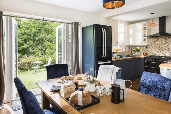 Briar Lea is a 2 bedroom, dog friendly cottage with sea views in Robin Hoods Bay.