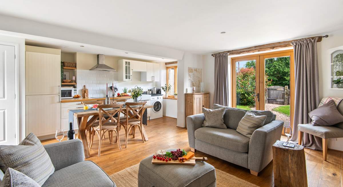 A fabulous open plan design makes playing, dining and relaxing together so easy to do. Especially as you have a second external space at the front of the cottage.