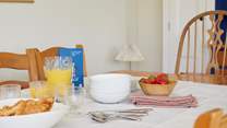 Start the day off well by enjoying breakfast together.