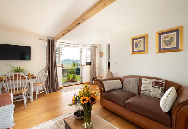 Cosy and welcoming, the perfect Sussex bolthole!