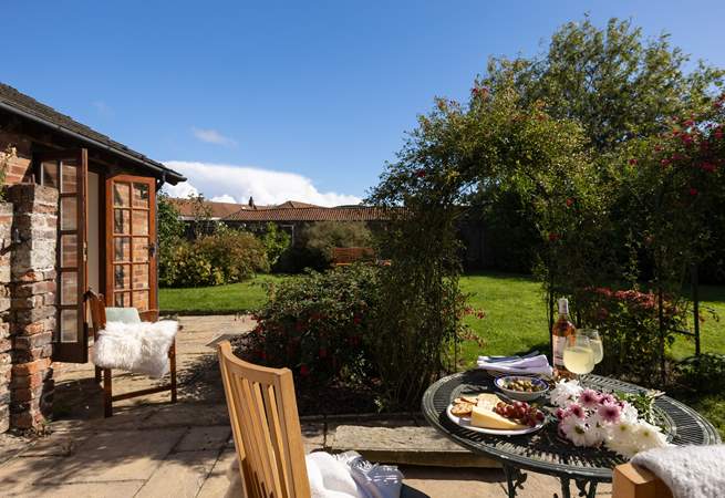 Al fresco dining in the large garden.