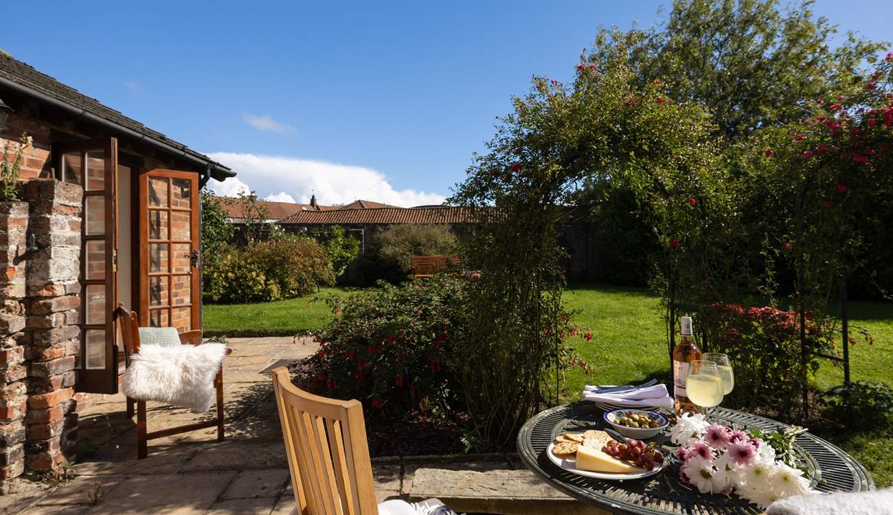 Al fresco dining in the large garden.