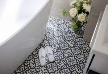 This luxury bathroom is a great place to unwind after a long day sightseeing.