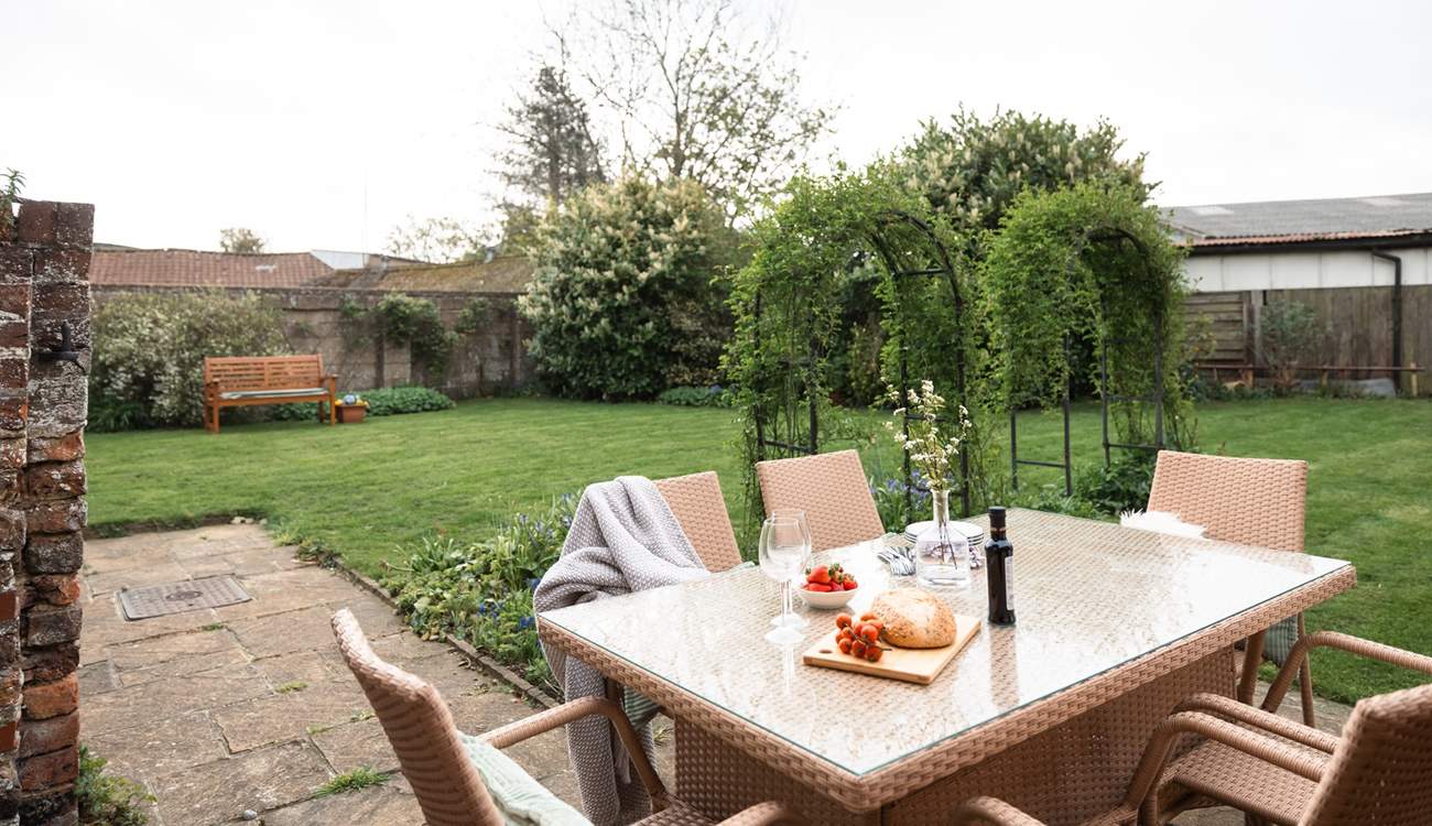 Al fresco dining in the large garden.