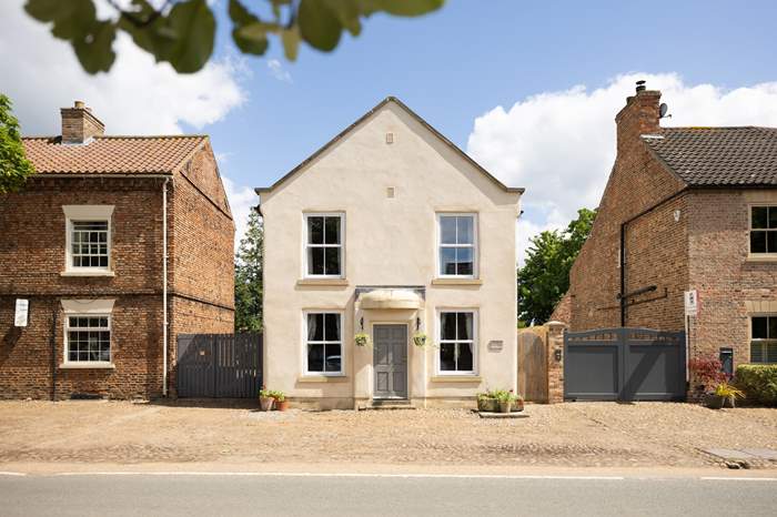 The Old Post Office is a 3 bedroom, dog friendly self catering cottage near York.