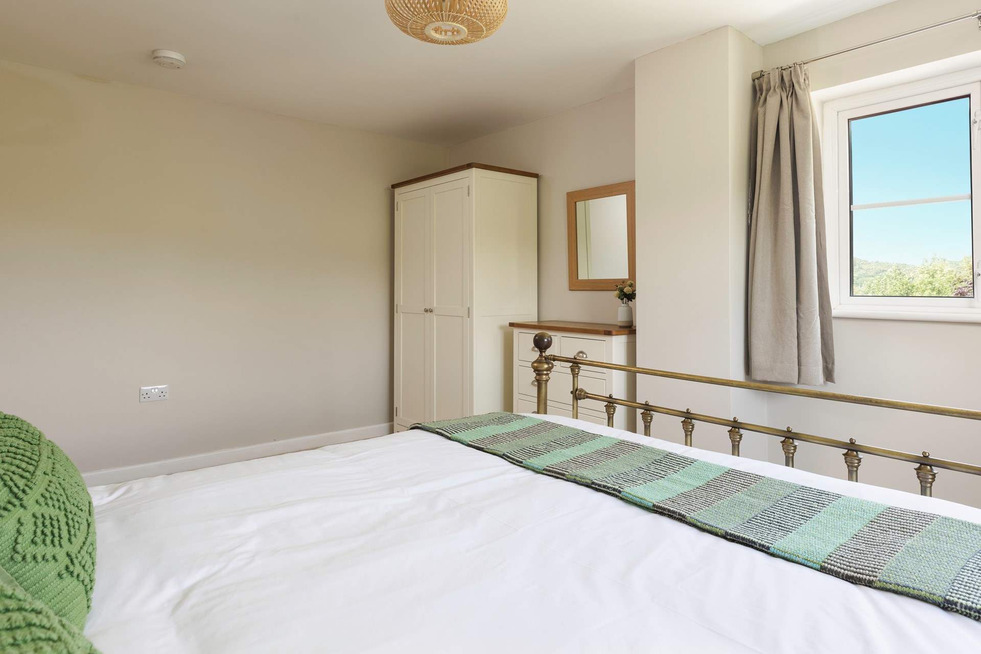 Plenty of space for your holiday clothes.