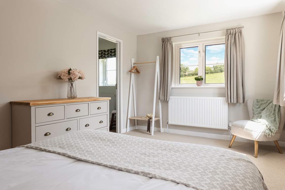 ...with gorgeous countryside views and an en suite shower-room.