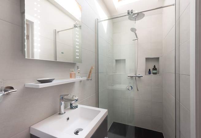 The en suite shower for an invigorating and refreshing start to your day. 