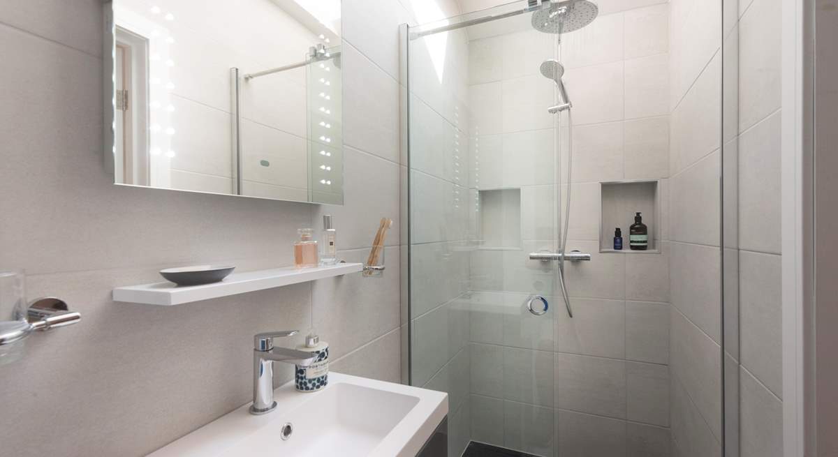 The en suite shower for an invigorating and refreshing start to your day. 