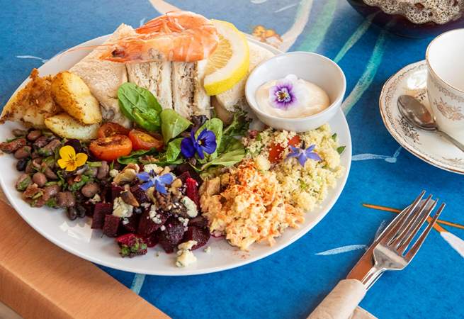 The food at Fat Apples is incredible and has been voted the number 1 eatery in the area on many platforms.