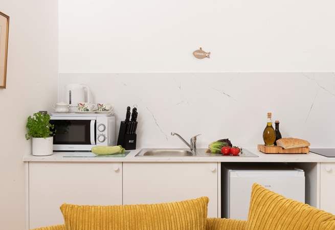 There is a renowned cafe on site, but you also have a compact kitchen for private dining. 