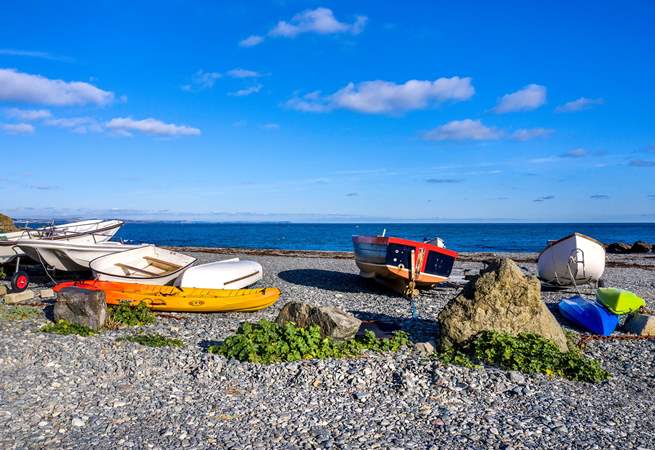 Serpentine splendour at Porthallow Beach, a short walk from Rose's Loft.