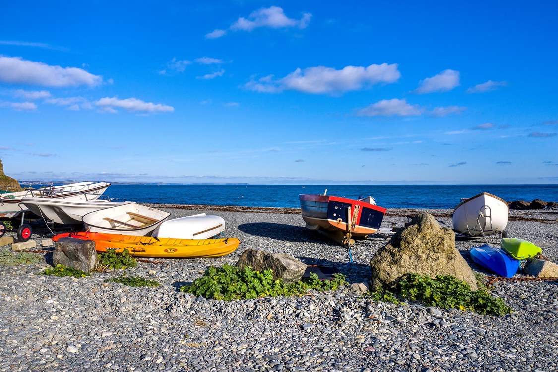 Serpentine splendour at Porthallow Beach, a short walk from Rose's Loft.