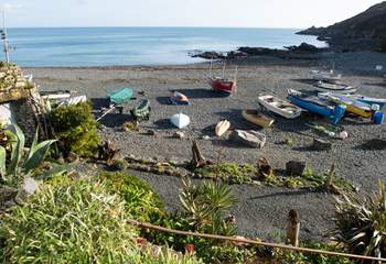 The gorgeous beach is a short walk away, mid way point on the South West Coast Path and you can see St Mawes!