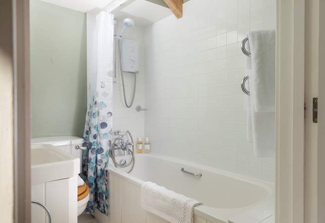 Enjoy long leisurely soaks in the en suite bathroom.