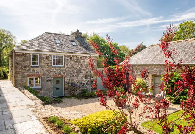 Welcome to the lovely Laundry Cottage.