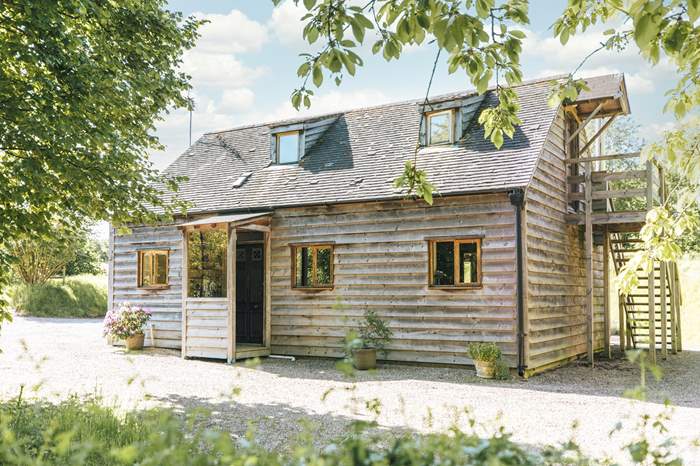 Botloes Farm Barn is a 2 bedroom, dog friendly self catering cottage near Newent.