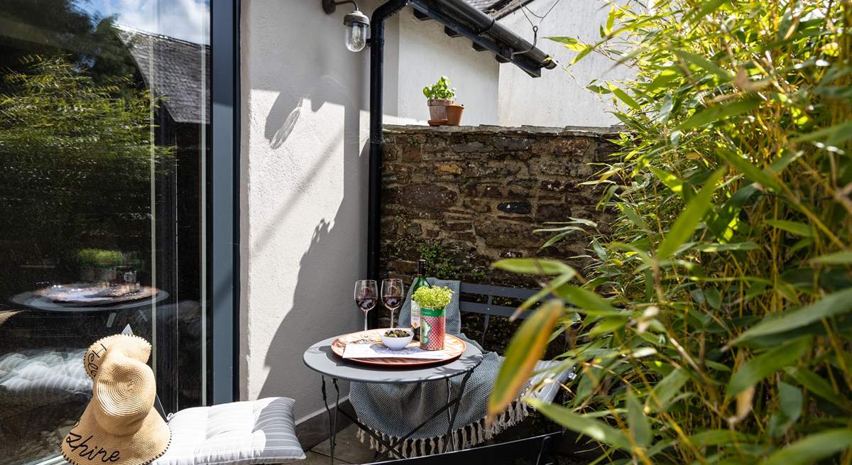 Small but perfectly formed, this cute courtyard offers the perfect spot for a sundowner or essential morning brew. 