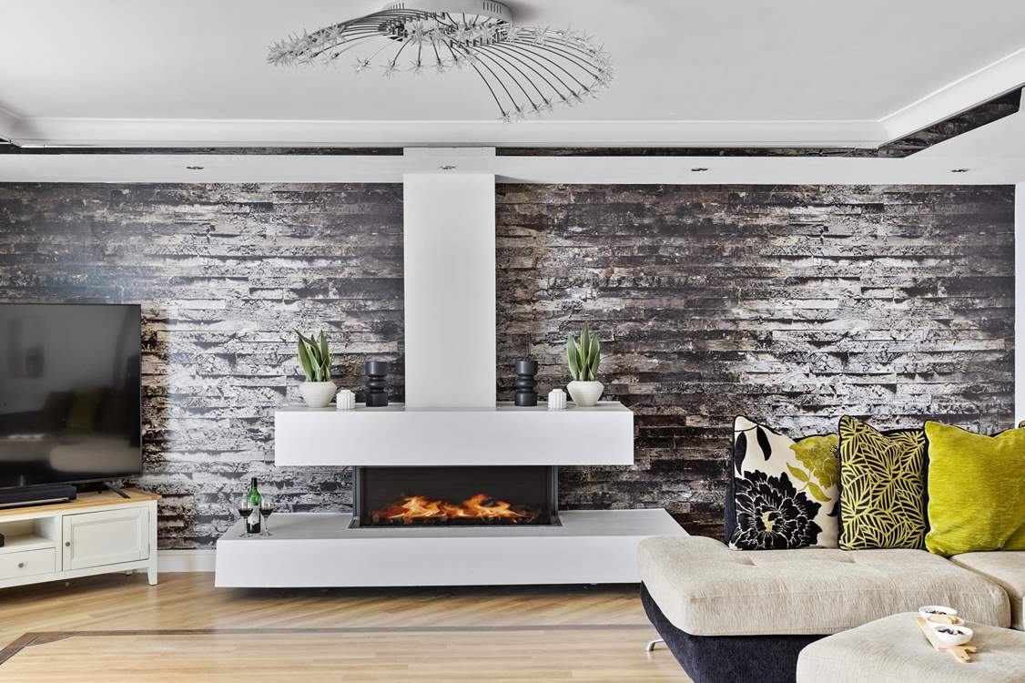 Turn on the fire, pour a tipple and enjoy a family film night on the Smart TV. Please note, the gas fire is currently out of use.