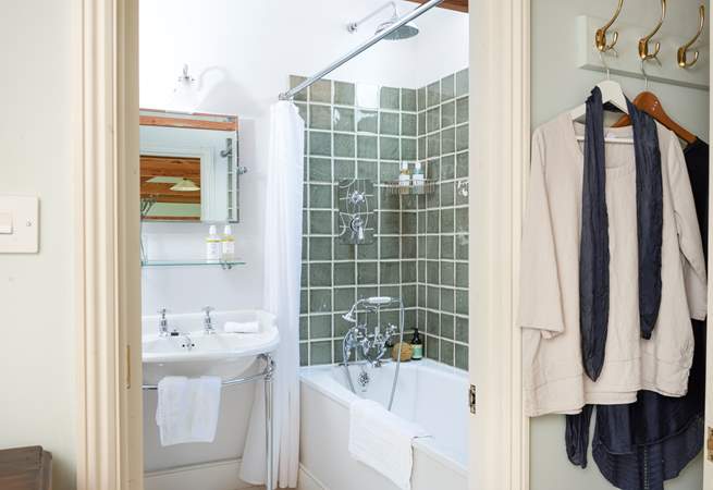 The en suite for bedroom 2.