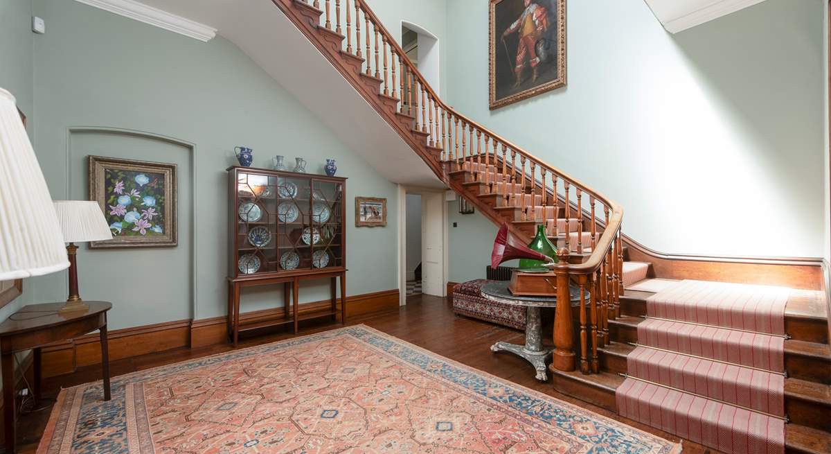 What a staircase that leads down into the inner hallway.