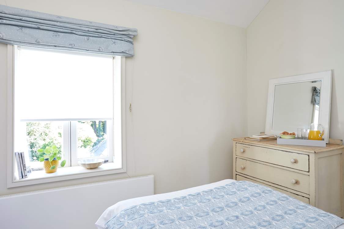 A comfortable king bedroom.